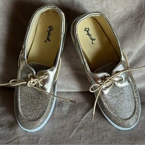 Gold Sparkly Women’s Boats Flats Shoes 10 with Elegance